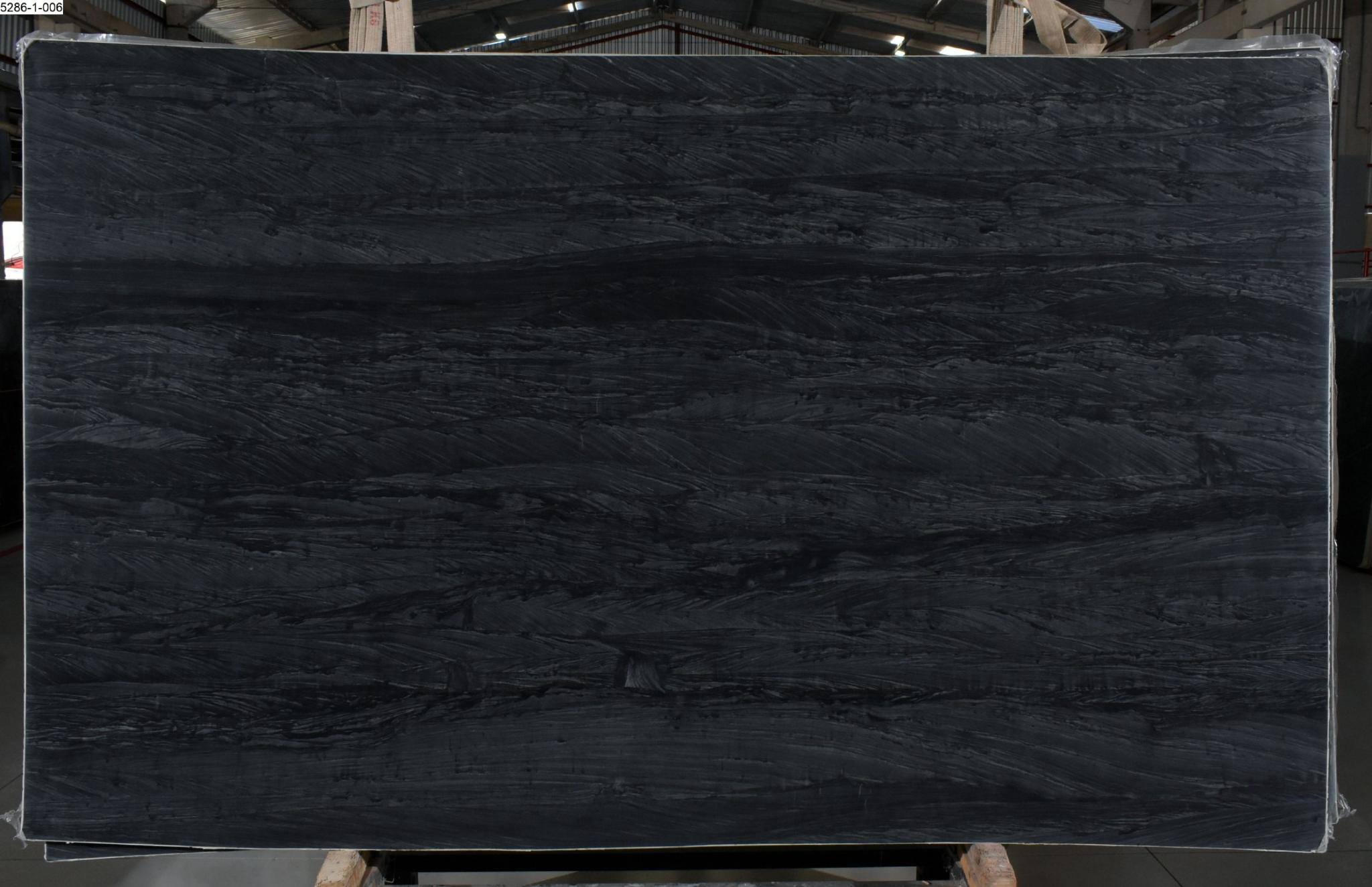 BRILLIANT BLACK QUARTZITE